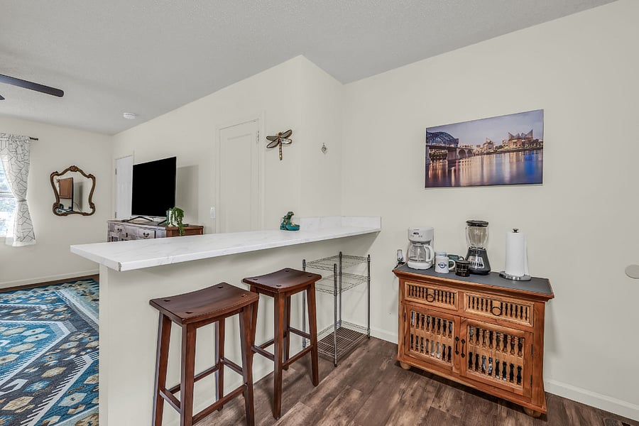 304 Breakfast Bar
