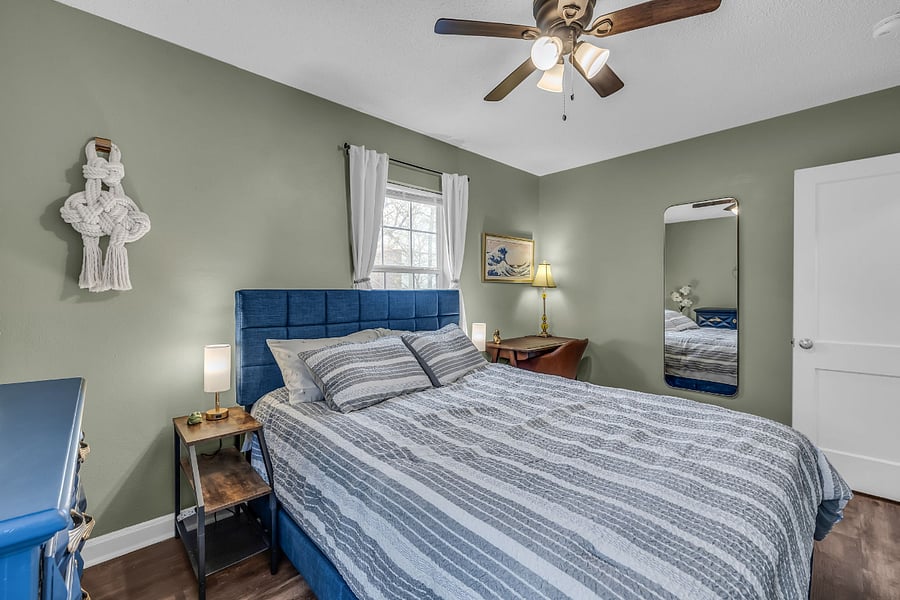 304 Queen Bed (Ghost Bed Firm mattress)