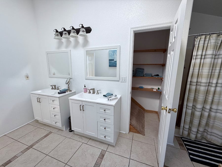 Double vanity