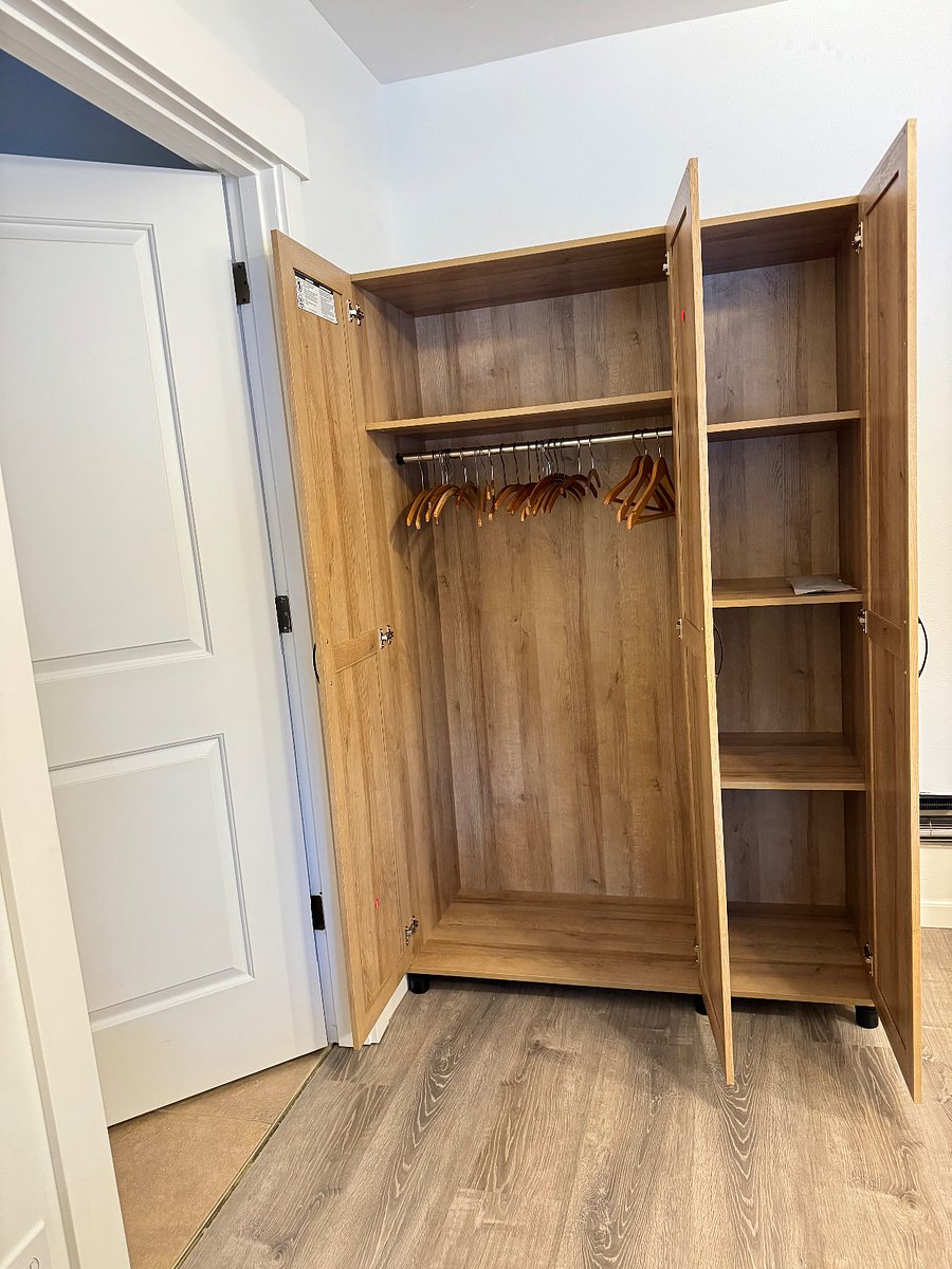 Storage Closet / Armoire 