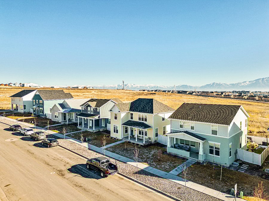 View of the immediate neighborhood.