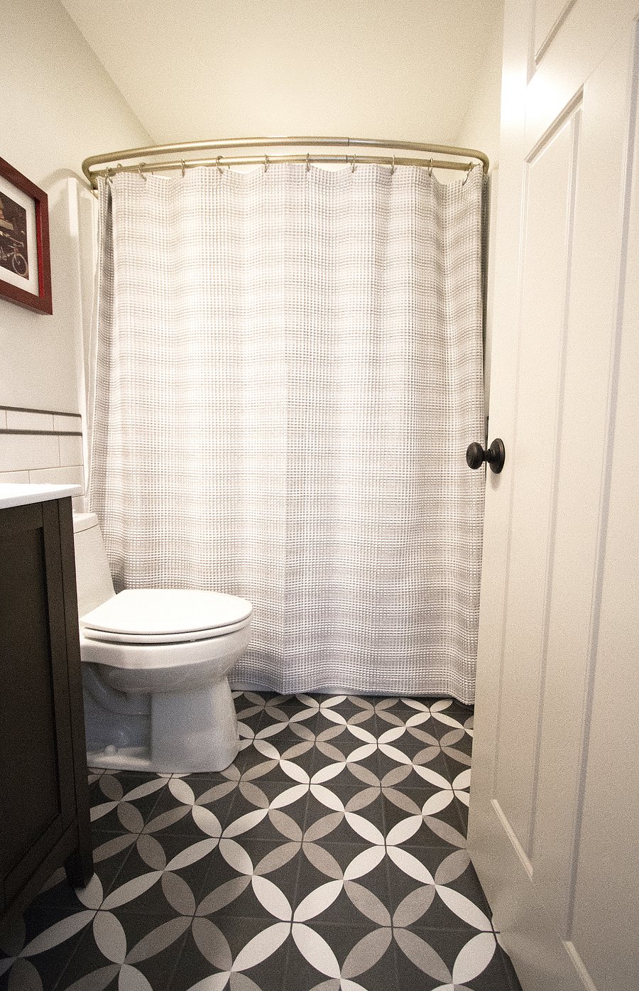 Full bath upstairs