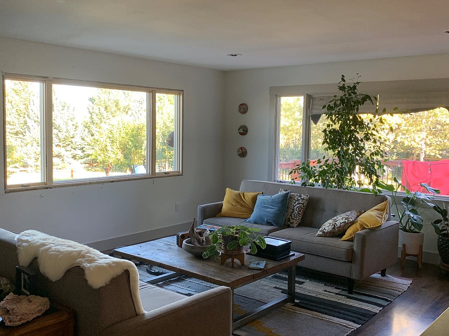 Picture windows with sunset and mountain views 