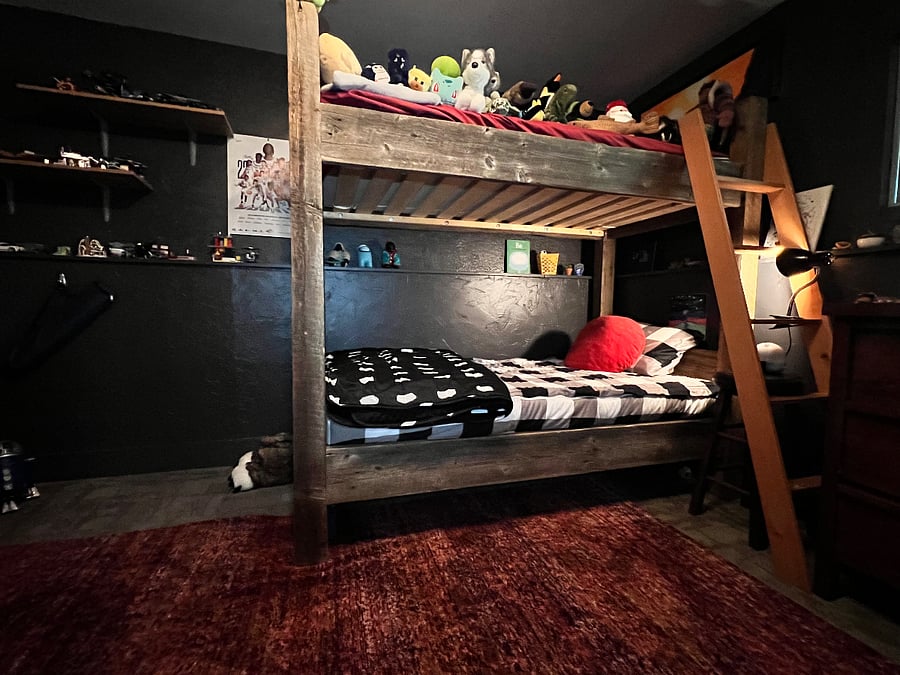 Additional bedroom space attached to bonus exercise and climbing roomE