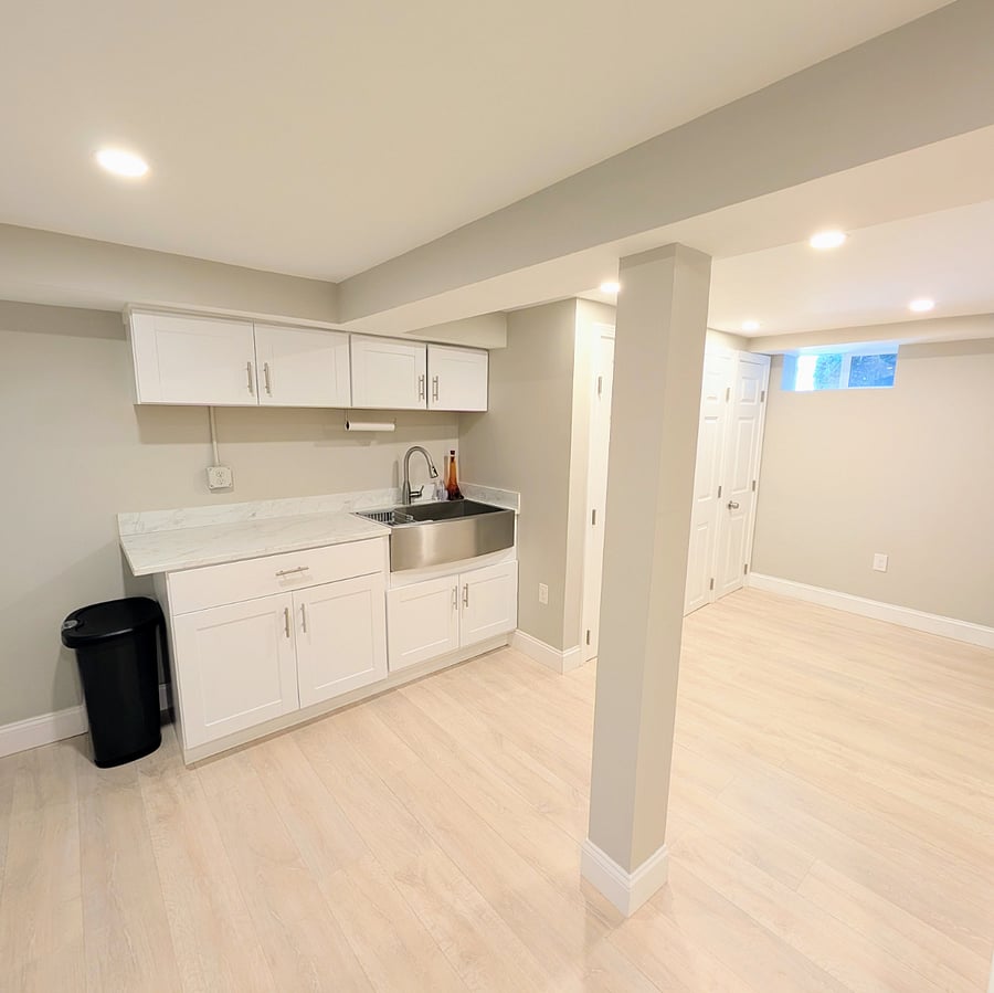 Lower Level Wet Bar