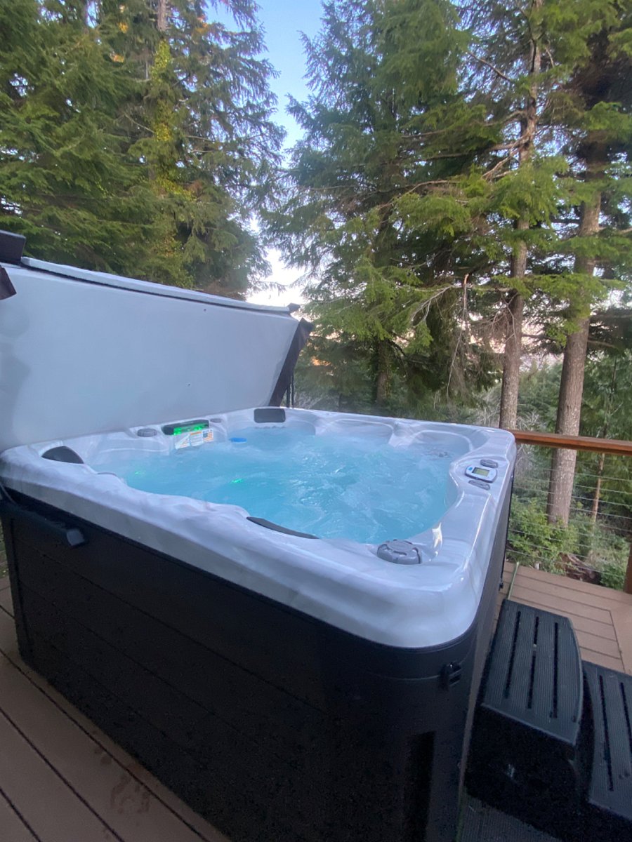 Hot tub on deck