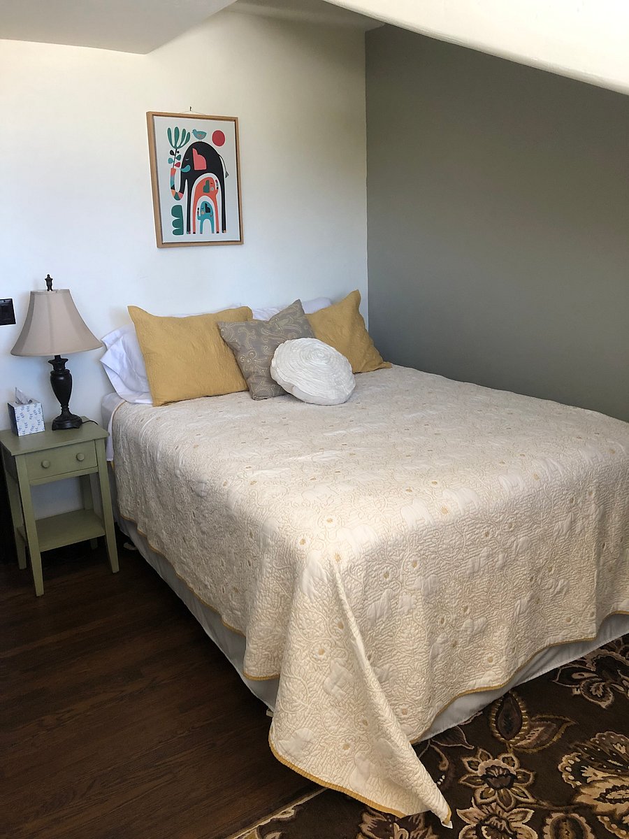 Queen bed in room #1