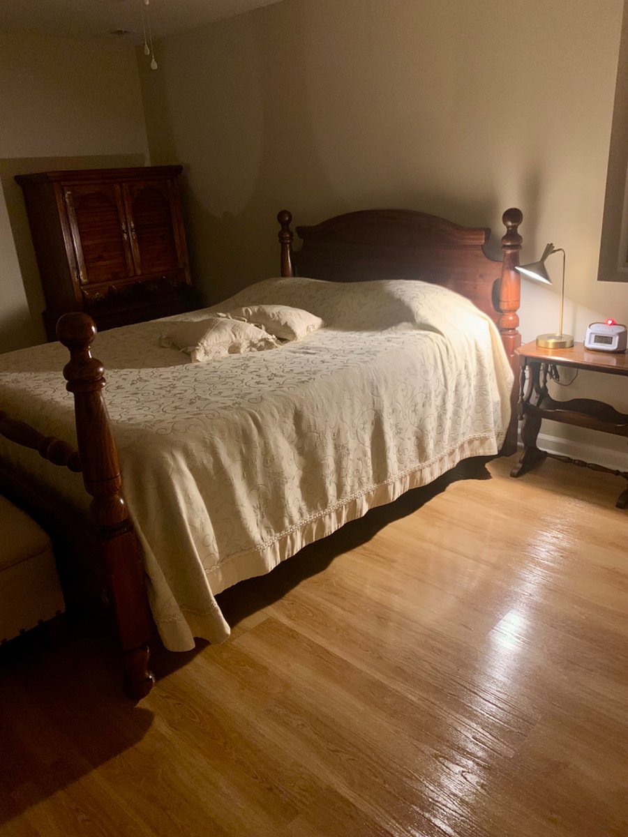 Pay Attention to all the details this bed room has.... just WOW!