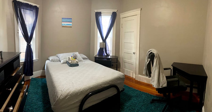 $1000 at 11 Wainwright st 