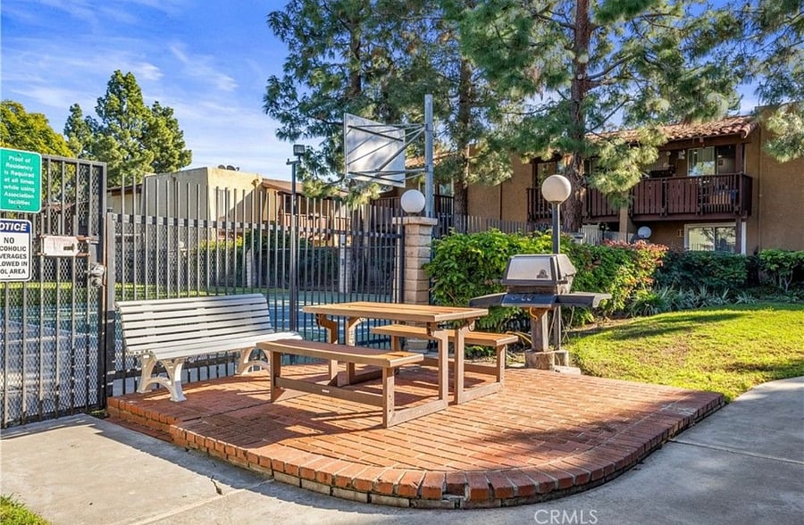 Furnished Finder property 655105_1 photo 28