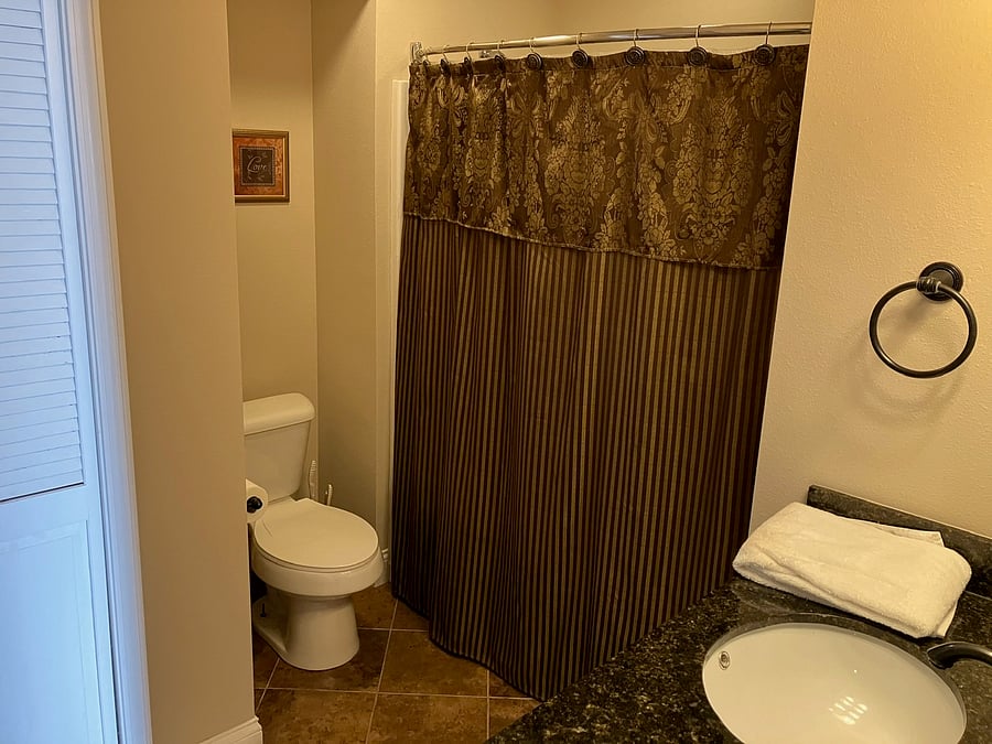 Full Bathroom