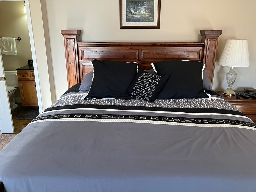Master King Bed