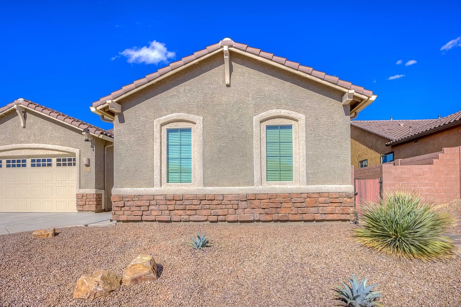 Front of the casita/garage. Owners garage to the left.