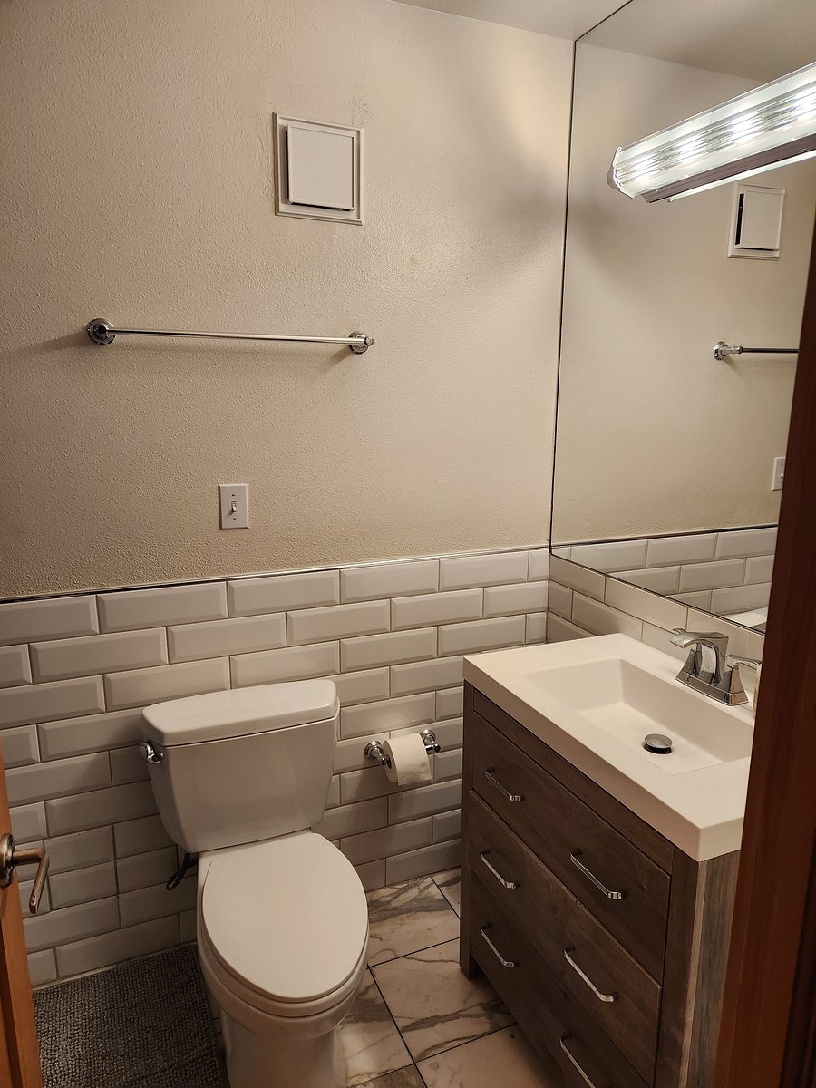 Second bathroom just off the second bedroom