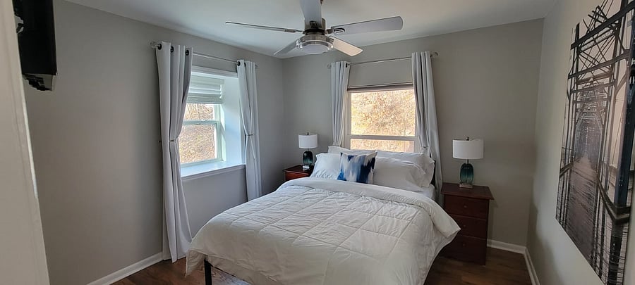 Bedroom 1 with queen-sized bed