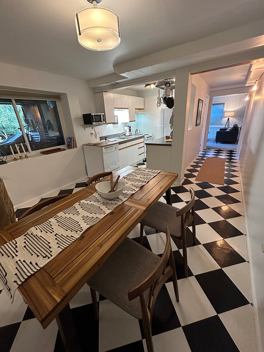 Dining table area with 4 chairs