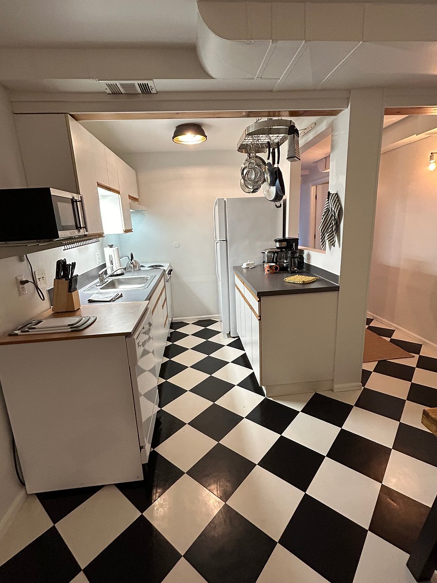 Kitchen fully outfitted
