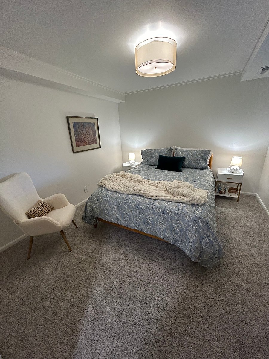 Queen bedroom