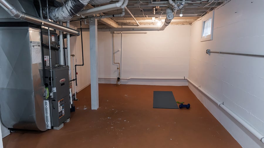 Big open area in basement for working out, storage, etc.