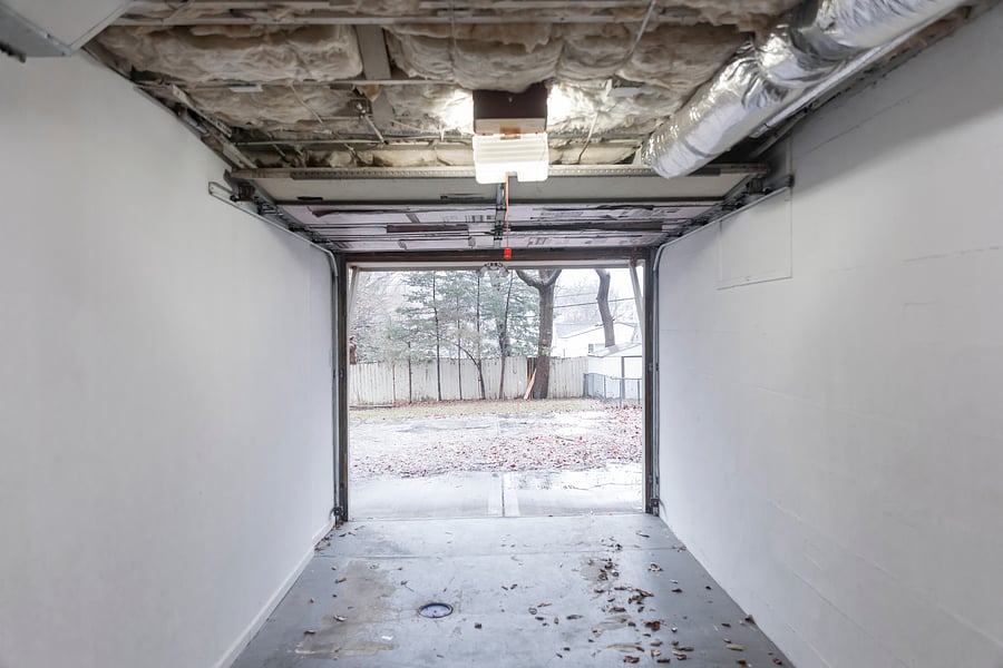 One car garage.