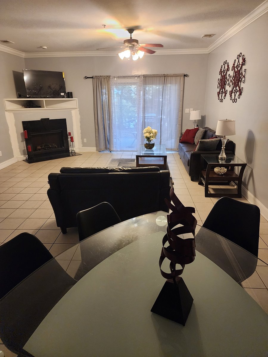 Common area - Living room and dining room
