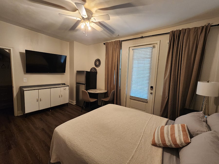 Furnished Finder property 656614_1 photo 12