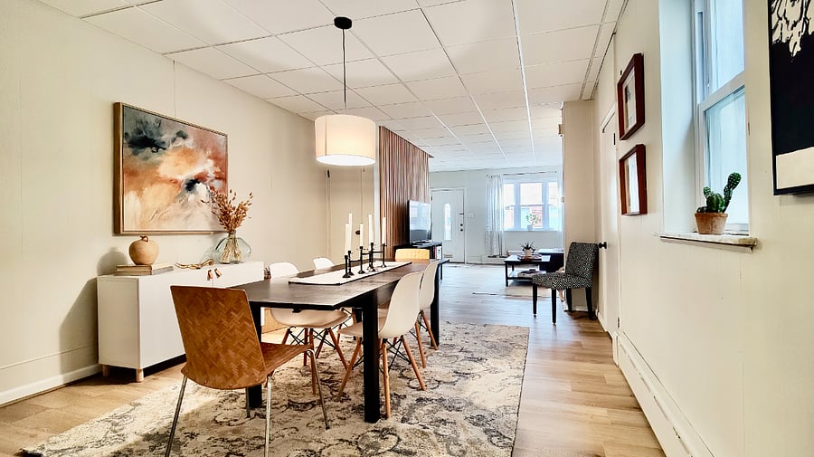 Dining room with seating for 8-10