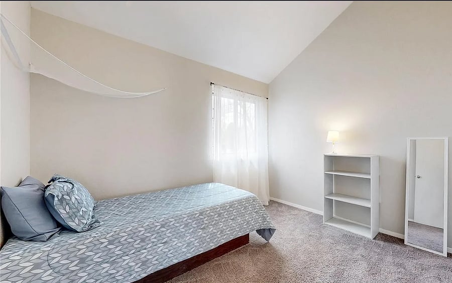 2nd Bedroom - Twin