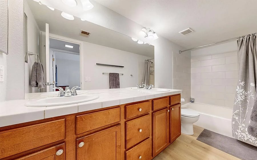 Dual Vanity Bath