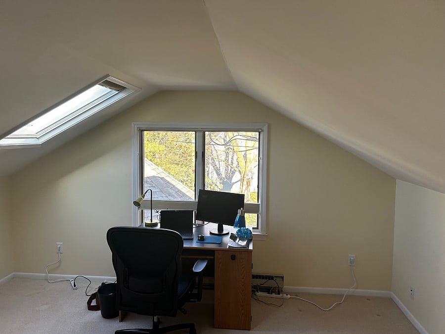 3rd bedroom/officedow