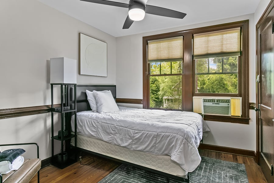 UPDATED PHOTO COMING SOON...This room now has a queen bed (full pictured).