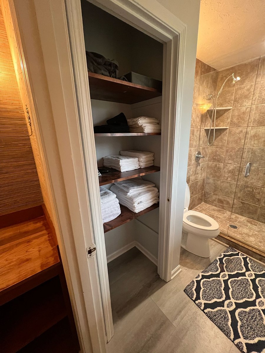 Master Bath: Large storage area