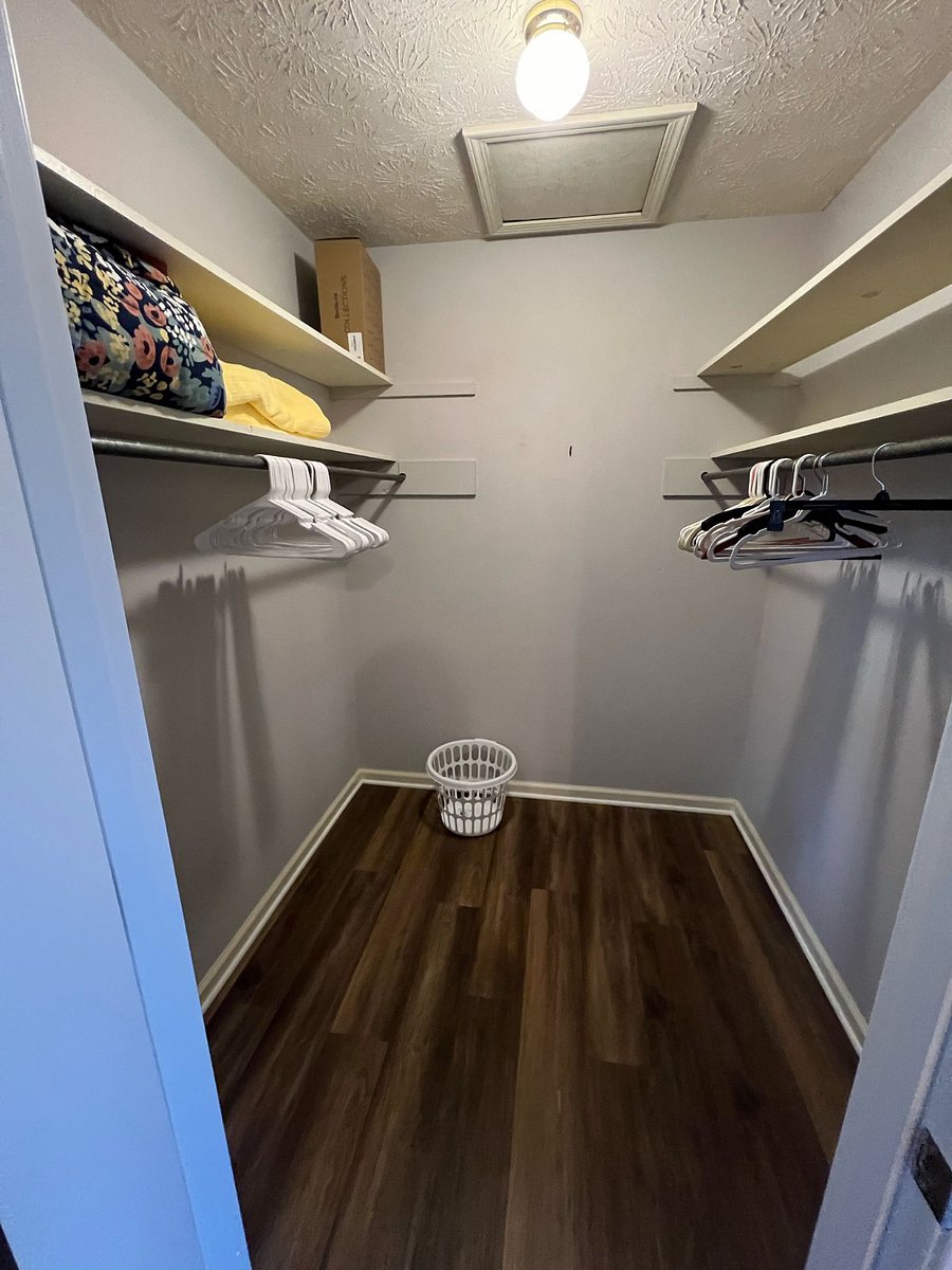 Master walk in closet.
Auto light turns on when door opens & off when closed.
