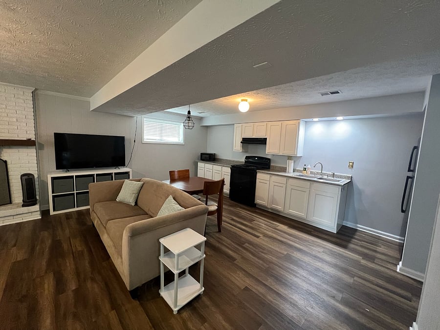 Studio: kitchen/living area.