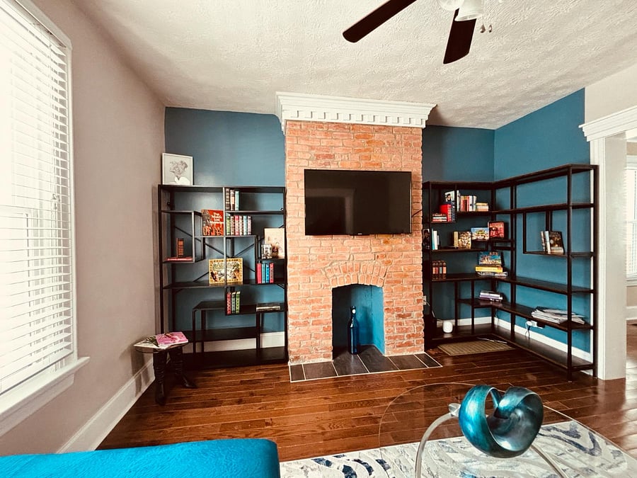 Roku TV, books, magazines, board games (new, unopened)