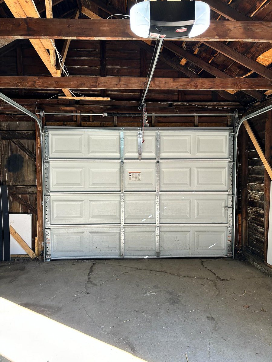 Garage for 1.5 cars