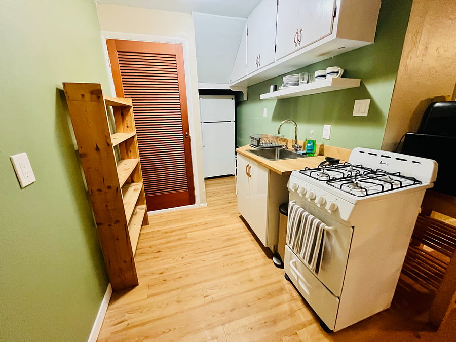 full kitchen