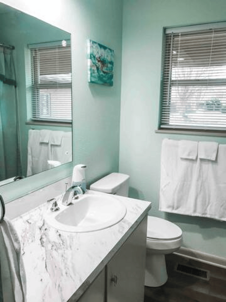 Bath with Tub/Shower