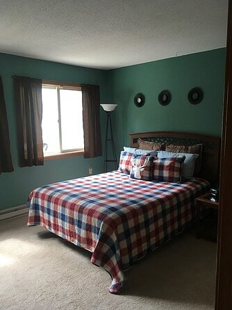 queen bed in master