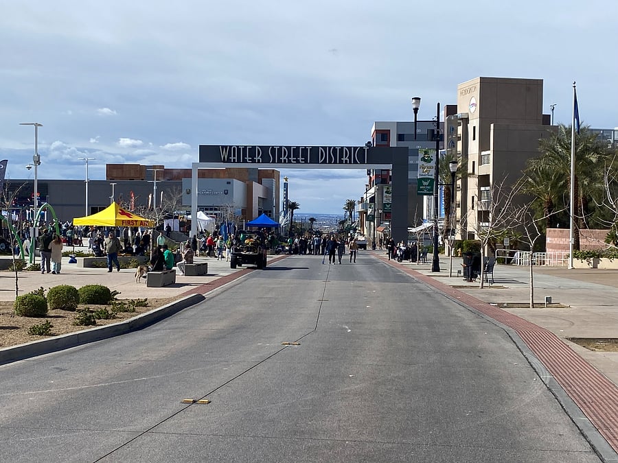 Just a quick drive to Water Street District Henderson where you can experience a variety of community events, live music, restaurants, breweries, lively bars, classic car shows, and a vibrant farmers market! 