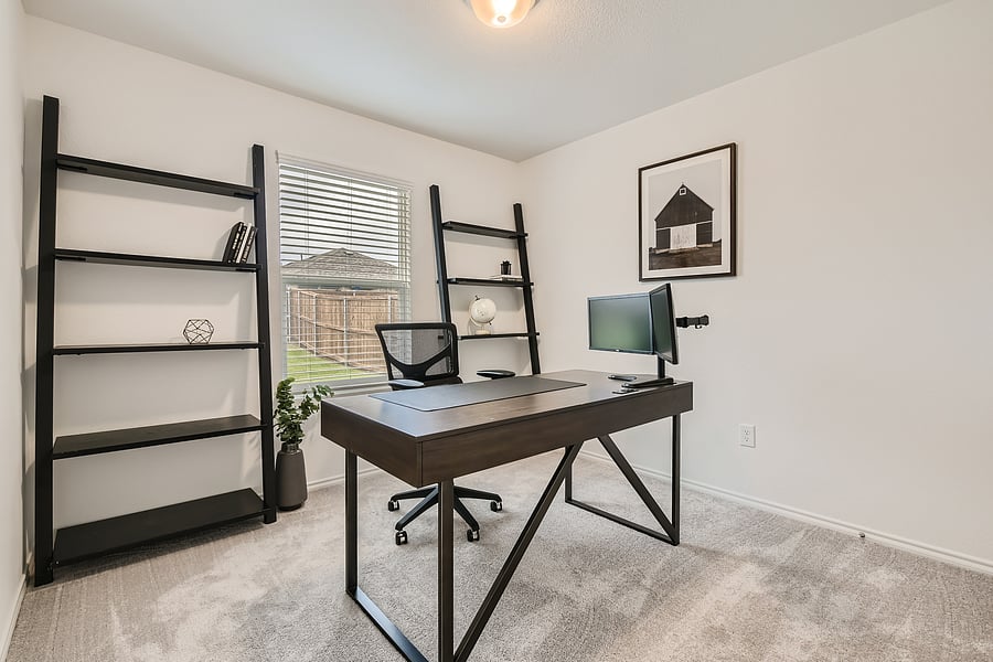 Downstairs bedroom office. A twin bed can be added to this room for extra sleeping space.