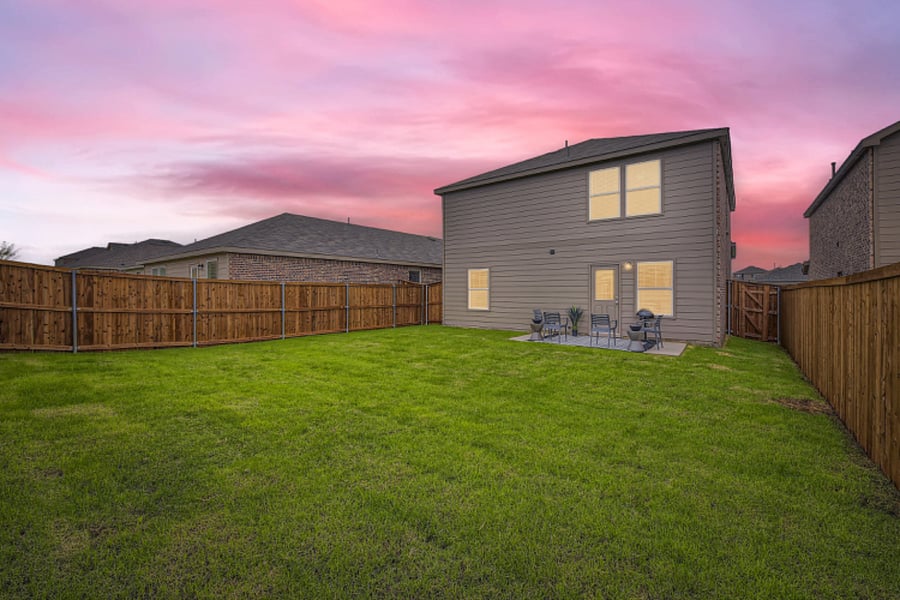 Large, fenced, well-maintained yard