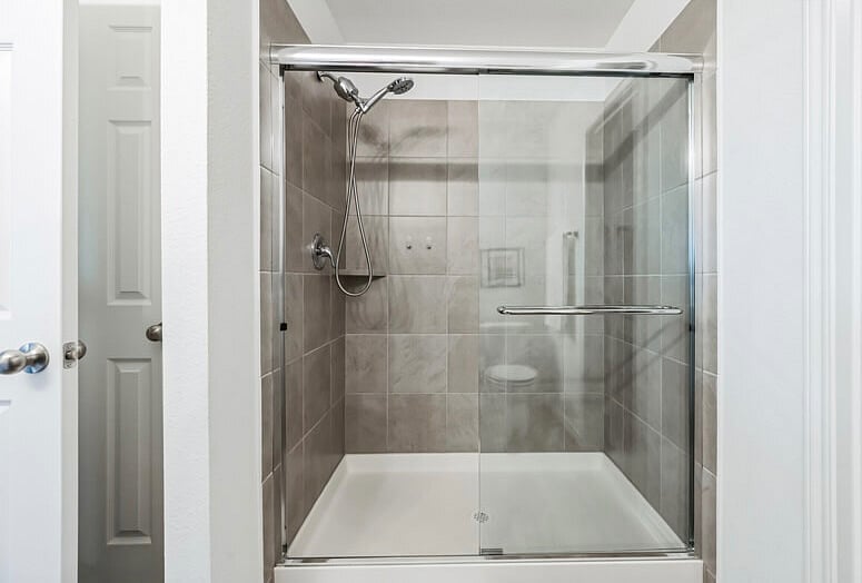 King suite bathroom upstairs