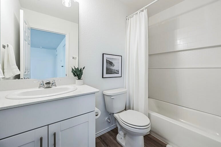 Full bathroom downstairs