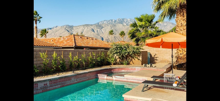 mountain views.L