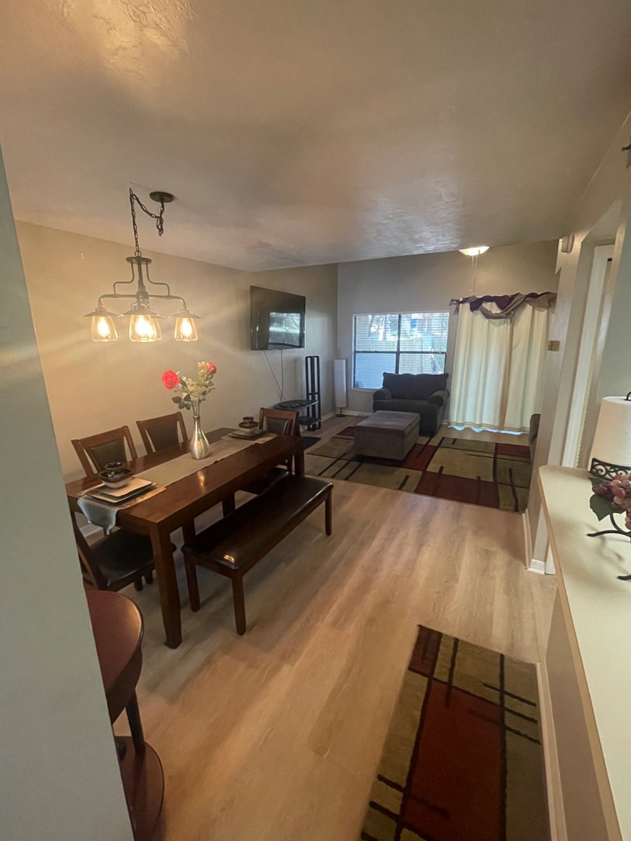 Dining room/living room