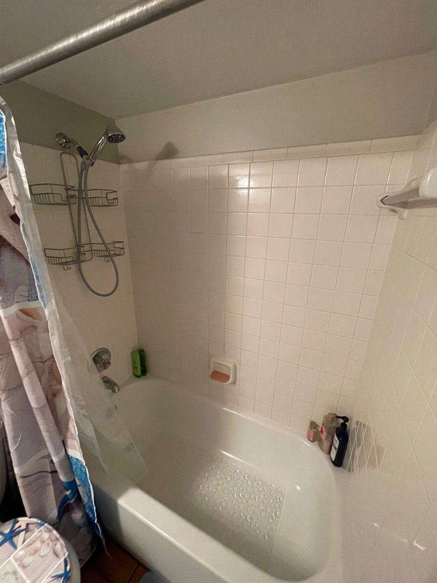 Bathroom #2 with complimentary shampoo/conditioner and body wash
