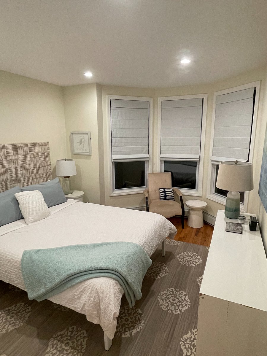 Queen bedroom FRONT