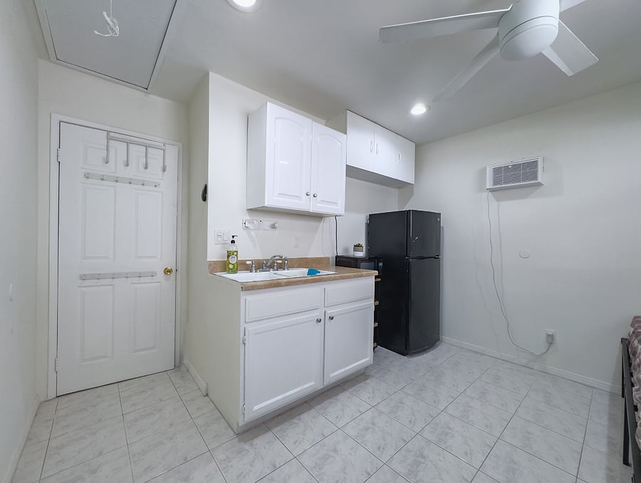 Furnished Finder property 658570_1 photo 3