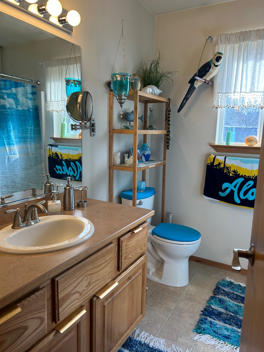 Upstairs bathroom